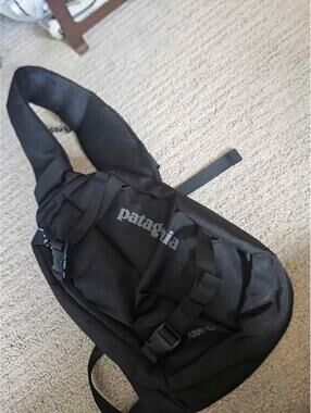 Patagonia 8L Atom Sling Bag